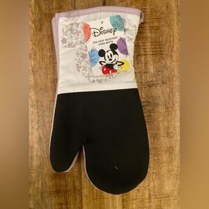 Disney 2 pack set oven mitts potholders silicone heavy duty purple Mickey Mouse